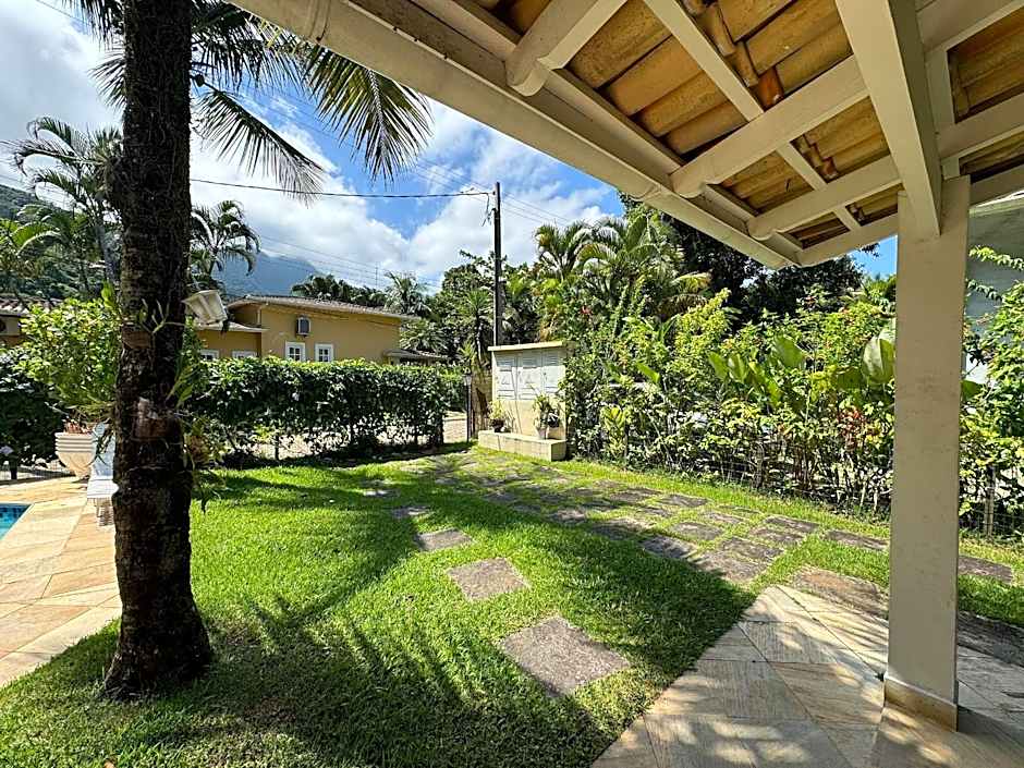 Casa com piscina privativa a 100m da Praia de Paúba