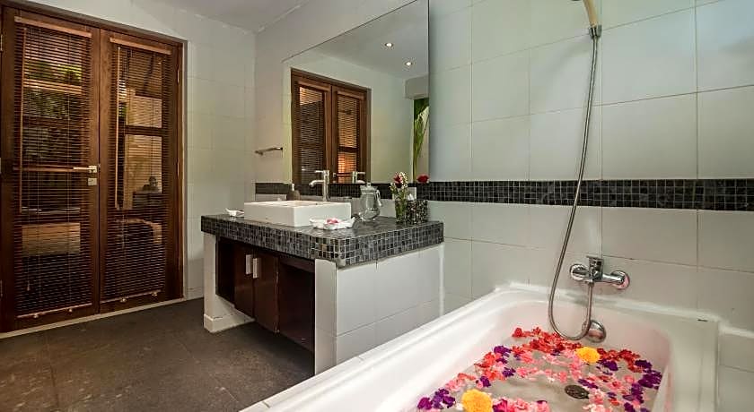 Arama Riverside Villas