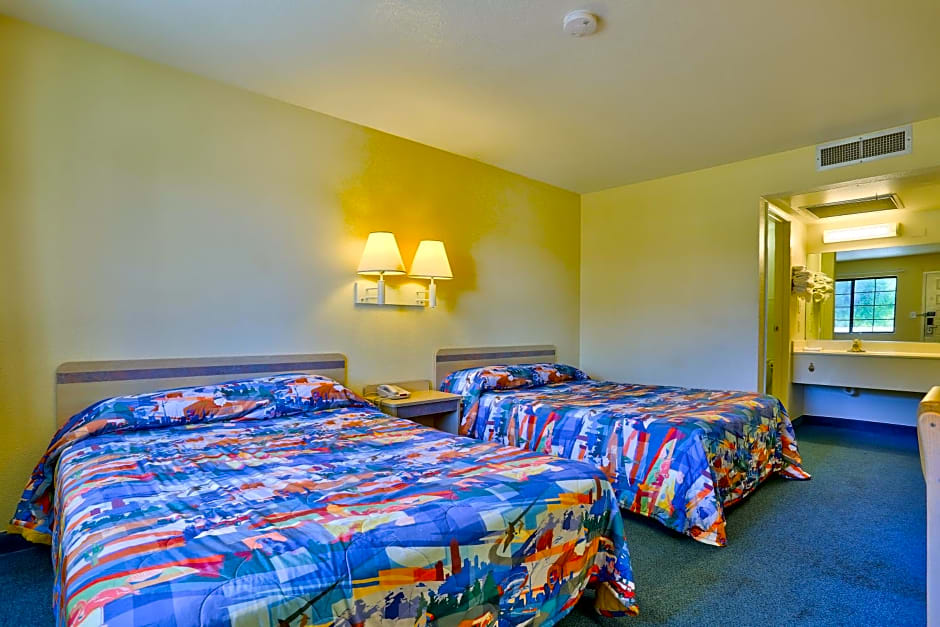 Motel 6-Kingman, AZ - Route 66 East