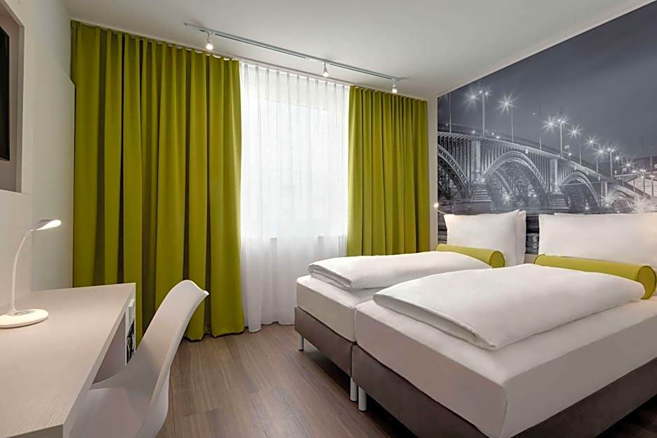 Super 8 by Wyndham Mainz Zollhafen