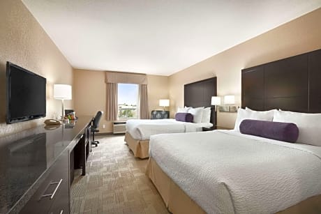 2 Queen Beds Suite Non-Smoking
