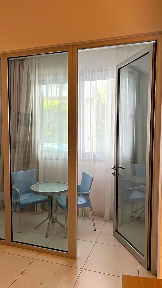 Vrissaki Beach Hotel