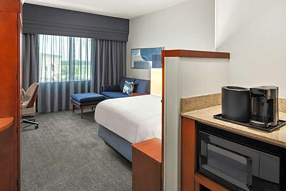 Courtyard by Marriott Minneapolis Maple Grove/Arbor Lakes