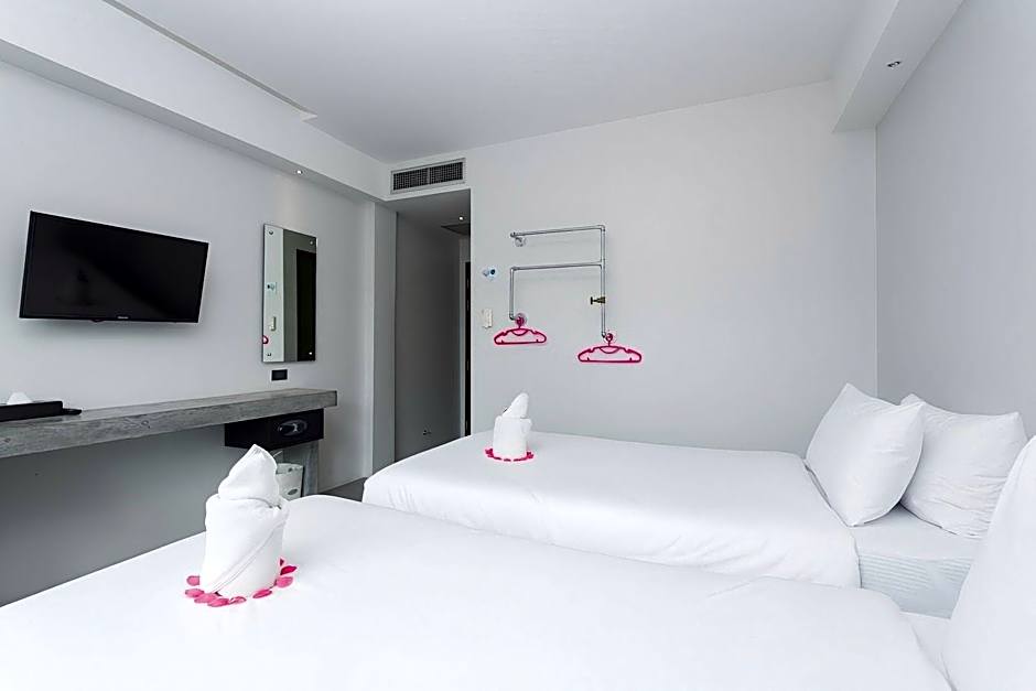 Riverside Hotel (SHA Plus)