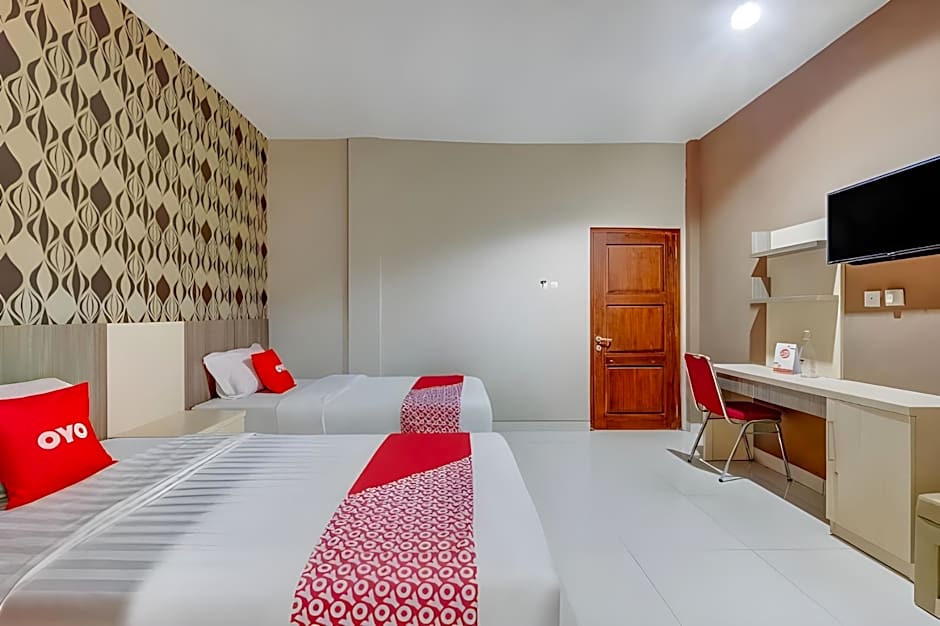 OYO Flagship Tembok Batu Residence