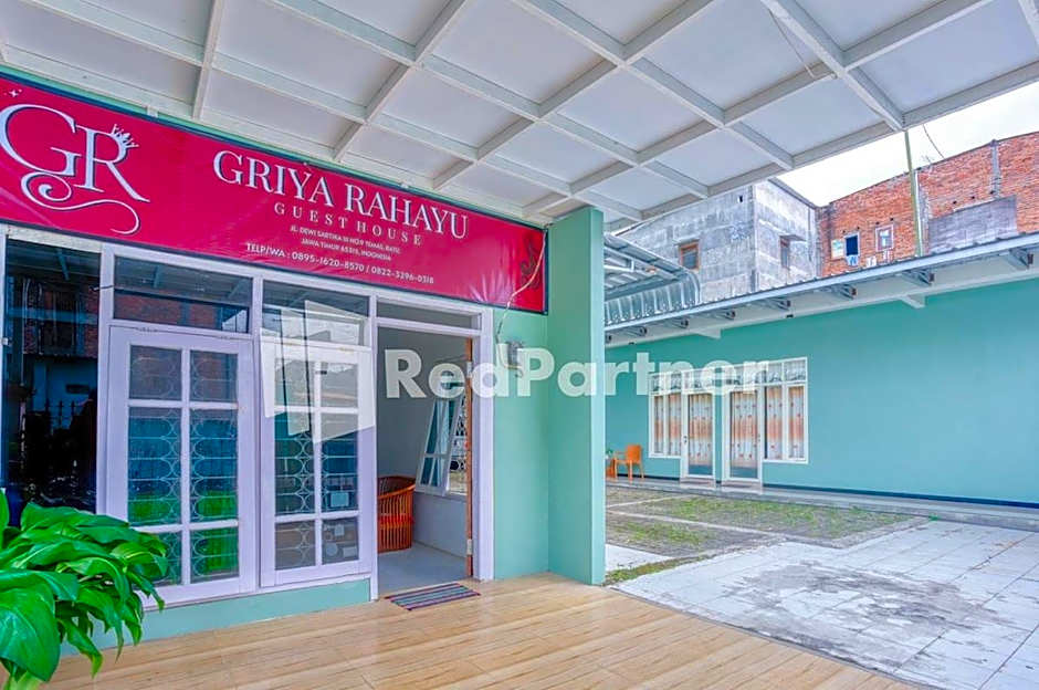 Griya Rahayu Guesthouse Mitra RedDoorz near Jatim Park 2 Batu