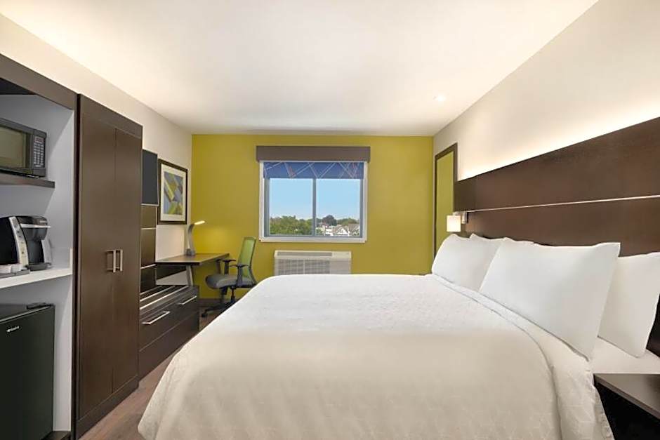 Holiday Inn Express Jamaica - JFK AirTrain - NYC By IHG