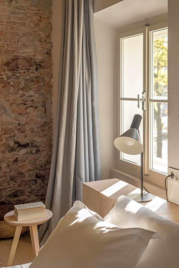 April1550 Boutique Hotel