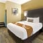 Quality Inn & Suites Roanoke - Fort Worth North