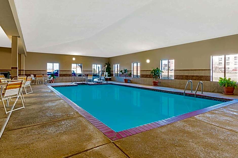 La Quinta Inn & Suites by Wyndham Midwest City - Tinker AFB
