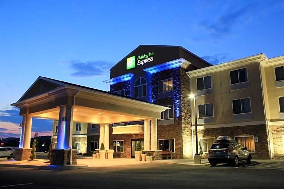 Holiday Inn Express & Suites Belle Vernon