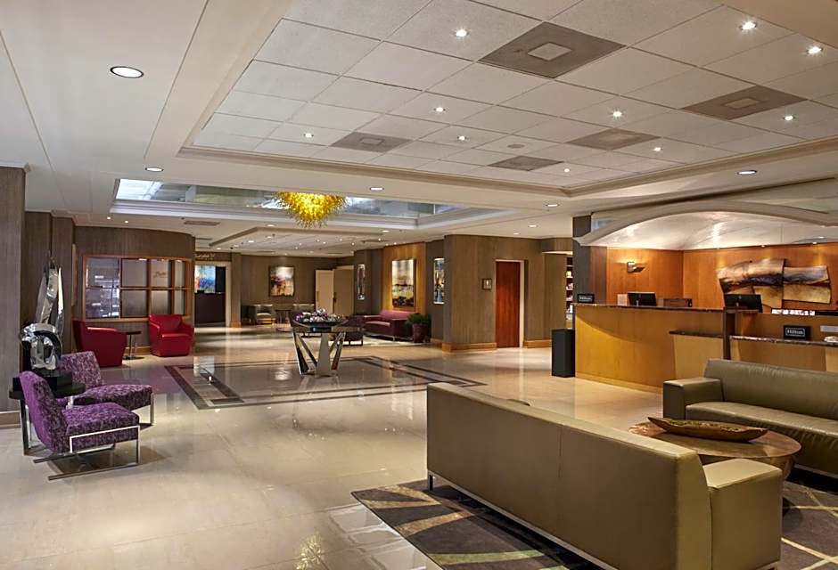DoubleTree by Hilton Akron Fairlawn