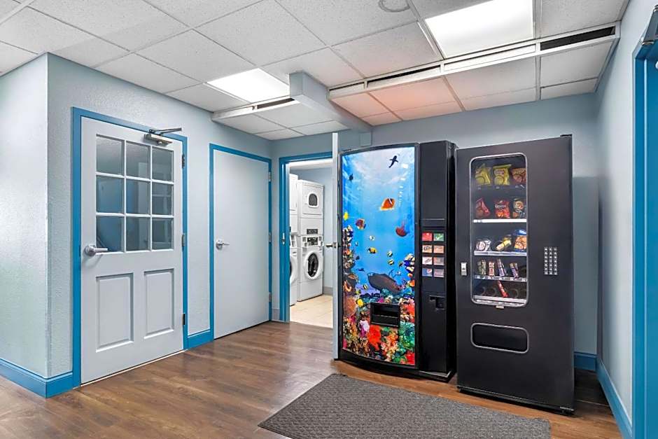 Suburban Studios Chattanooga Northeast - Ooltewah