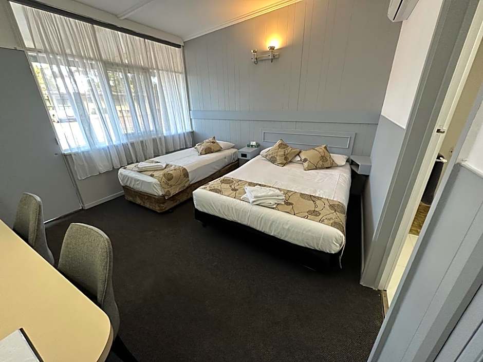 Charlton Motel