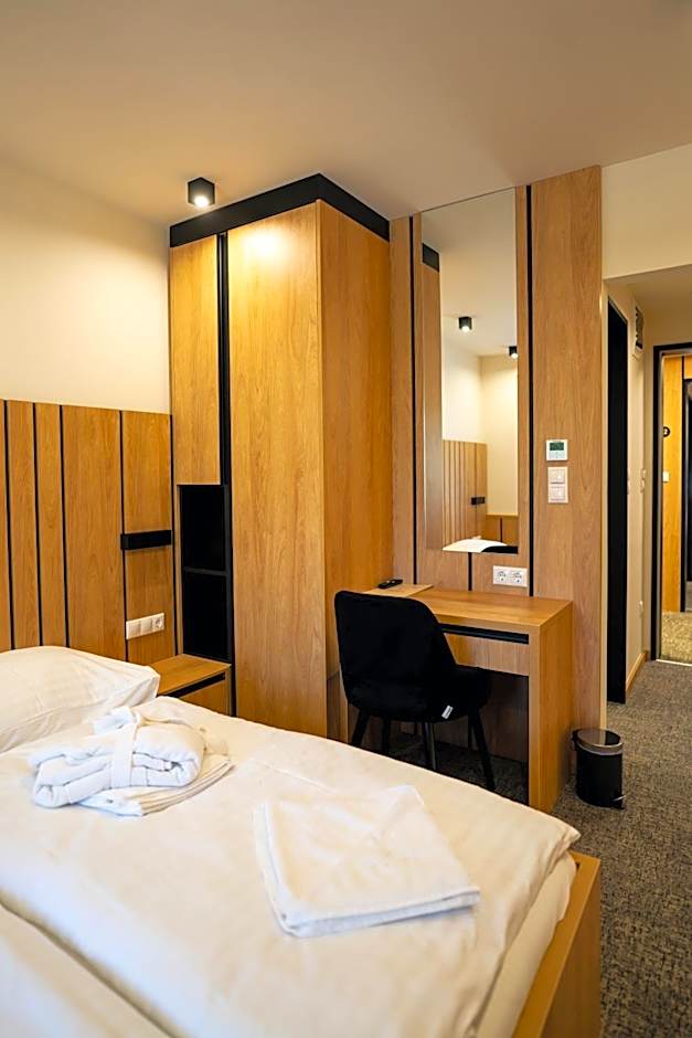 Hunor Hotel és Étterem