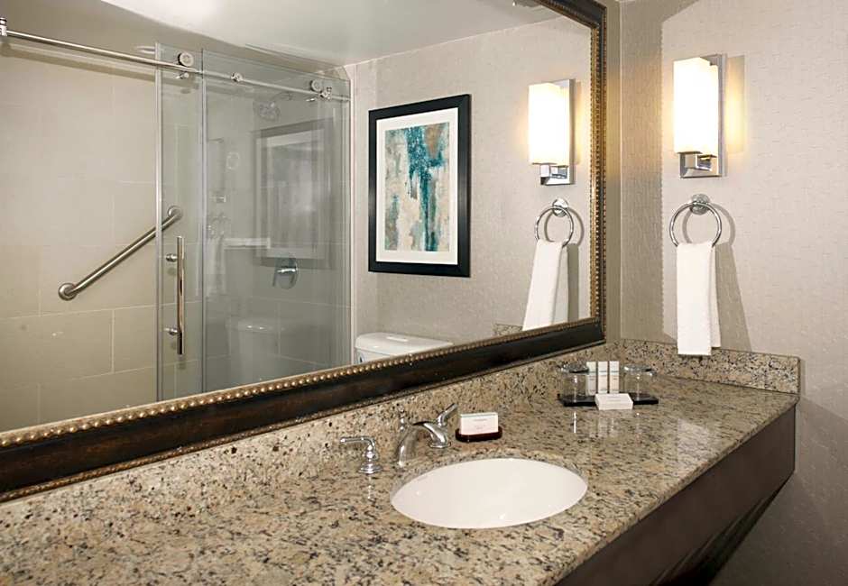 Embassy Suites by Hilton Portland Tigard