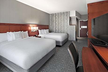 Room, 2 Queen Beds (Mobility/Hearing Access, Roll-In Shwr) (2 Queen Beds)