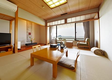 Japanese-Style Superior Twin Room with Ocean View