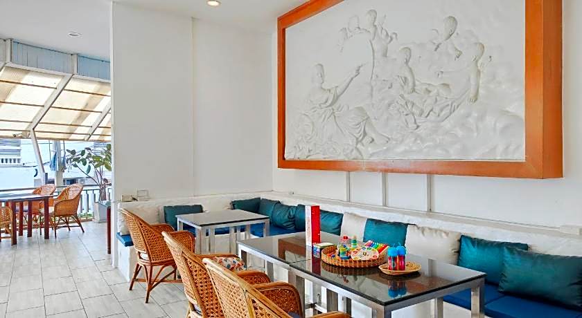 Royal Beach View Suites