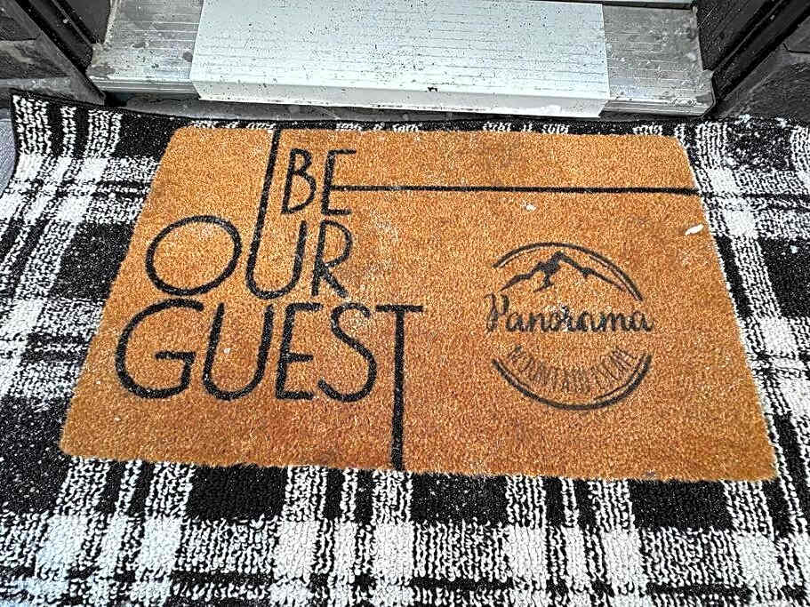 Private Hot Tub Ski In Ski Out Sleeps 9