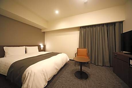 Queen Room with Sofa Bed - Non-Smoking