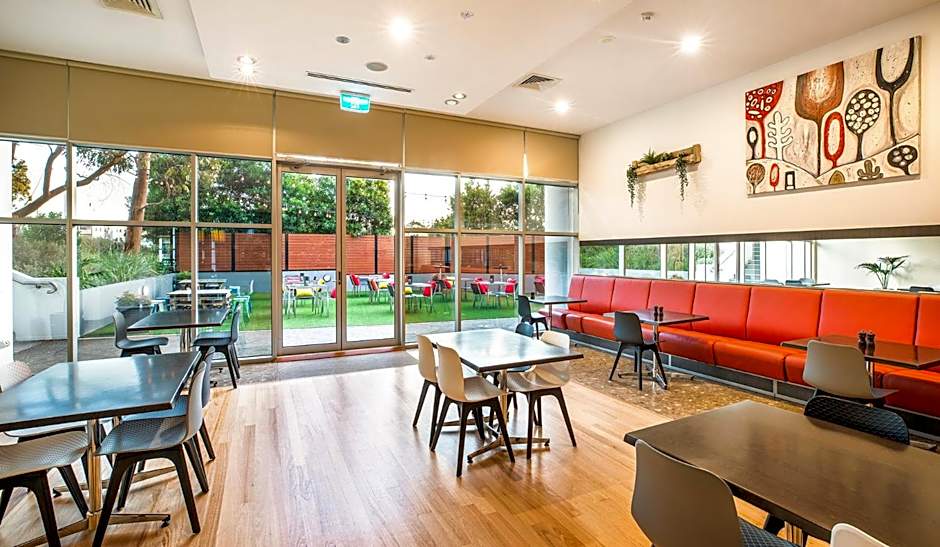 Ibis Melbourne Glen Waverley Hotel