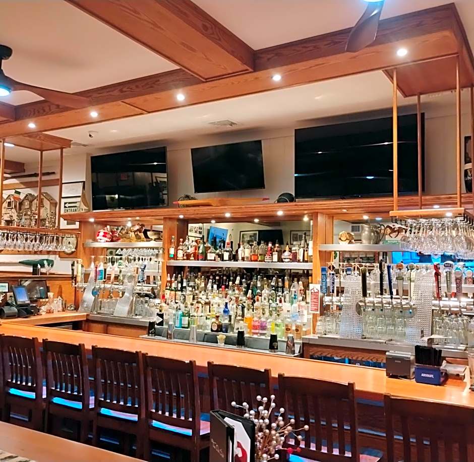 Lamies Inn & The Old Salt Tavern