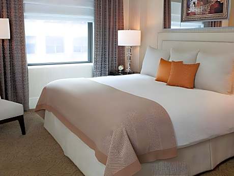Deluxe One-Bedroom Suite