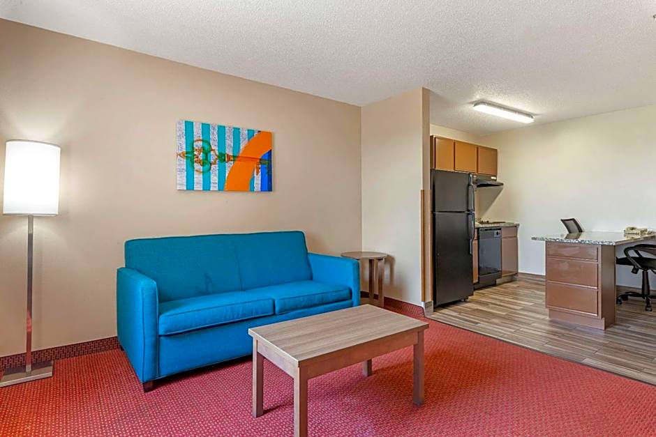 MainStay Suites Dubuque at Hwy 20