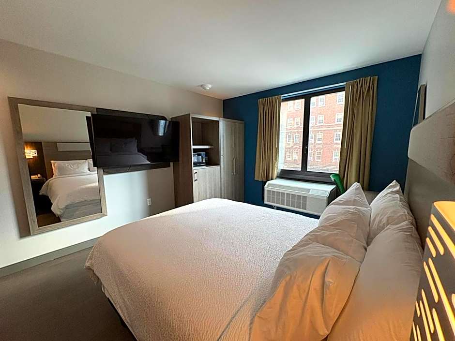 Holiday Inn Express And Suites Bronx NYC By IHG