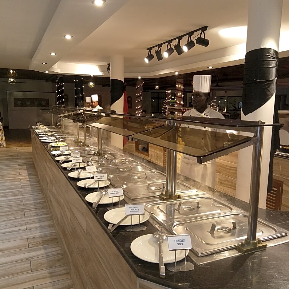 Travellers Beach Hotel & Club