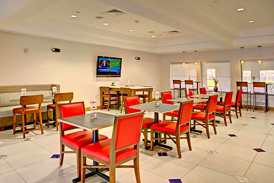 Holiday Inn Express Hotel & Suites Hutto By IHG