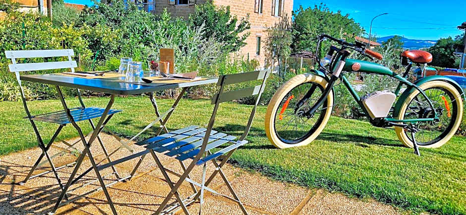 GARAGE47 Storica Officina Meccanica LOFT B&B iN PIENZA