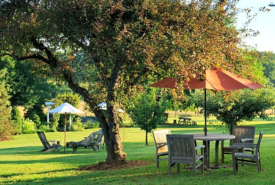 L'Auberge Provencale Inn & Restaurant