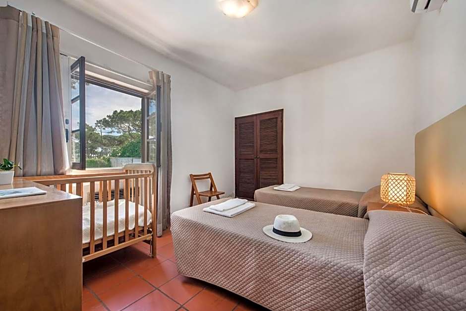 Perfect Retreat Overlooking Pinhal Golf Course, Private pool, Off-street parking