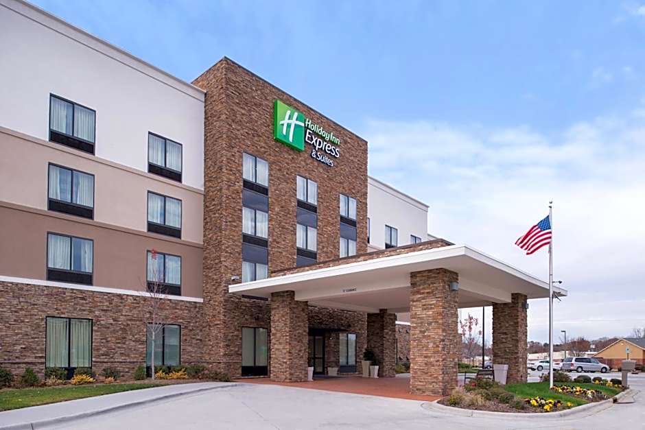 Holiday Inn Express & Suites Monroe By IHG