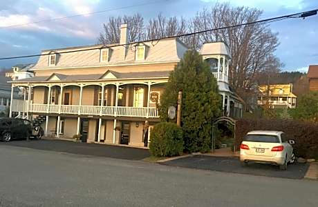 Au Vieux Presbytère De Saint-Léon