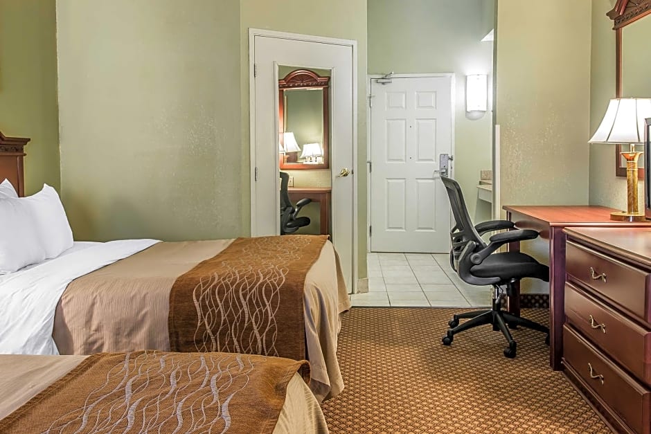 Quality Inn & Suites Ann Arbor Hwy 23