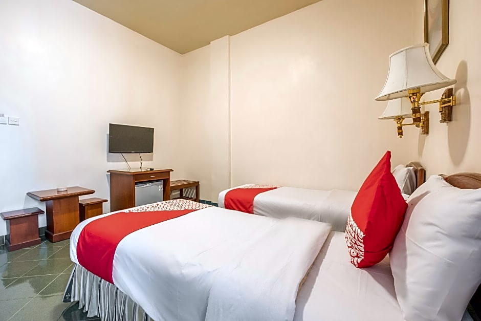 OYO 1090 Hotel Anging Mammiri Makassar