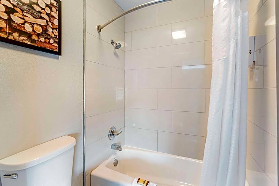 Best Western Plus Bourbonnais Hotel & Suites