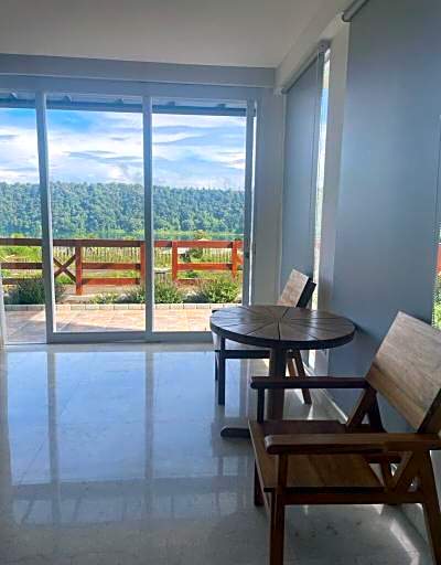 Rosemary Lodge - Serene