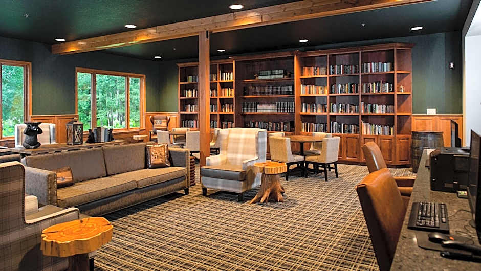 Holiday Inn Express & Suites Hayward By IHG