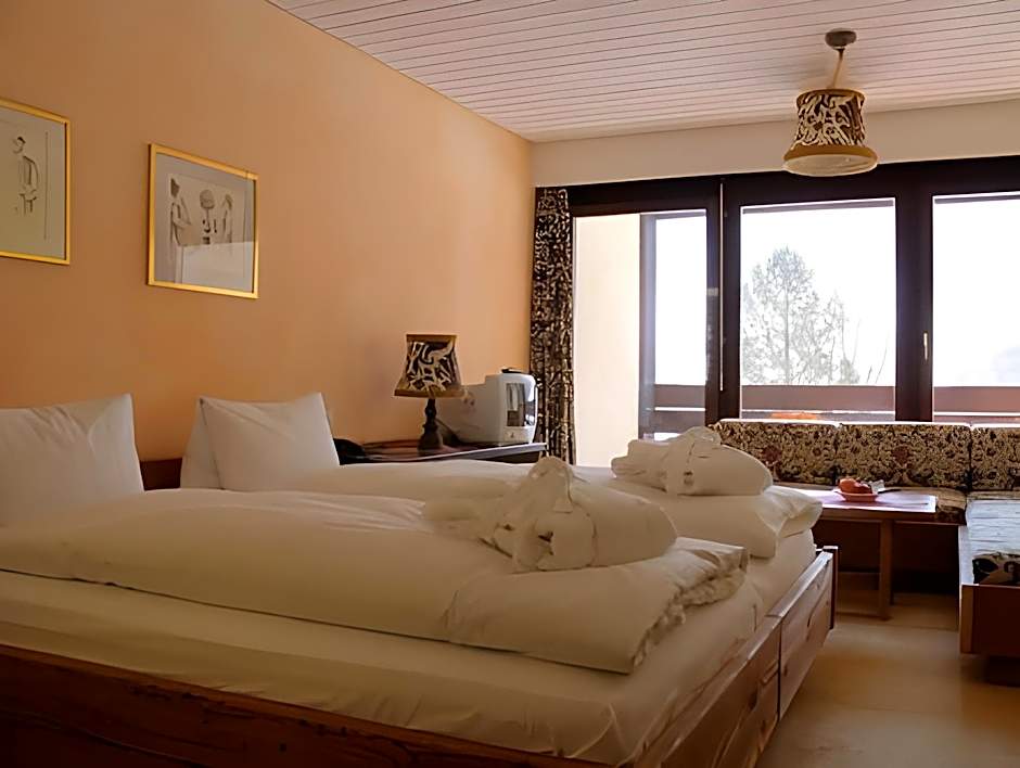 Hotel Santis Lodge
