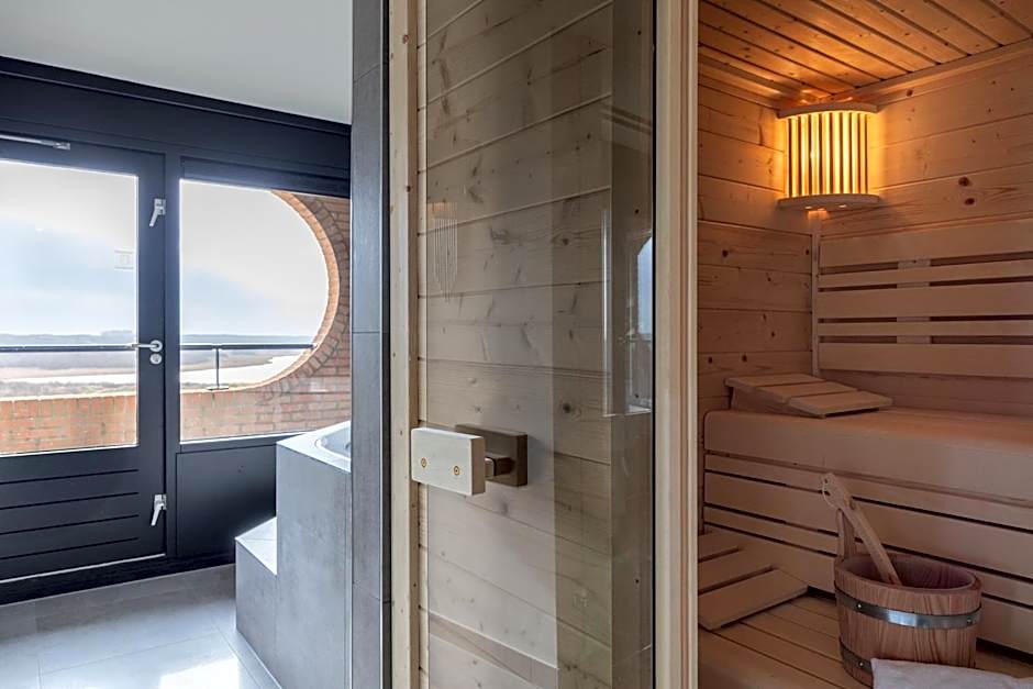 Leonardo Hotel IJmuiden Seaport Beach