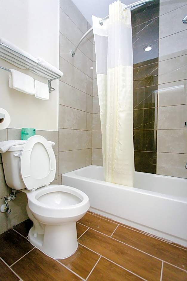 Scottish Inn & Suites