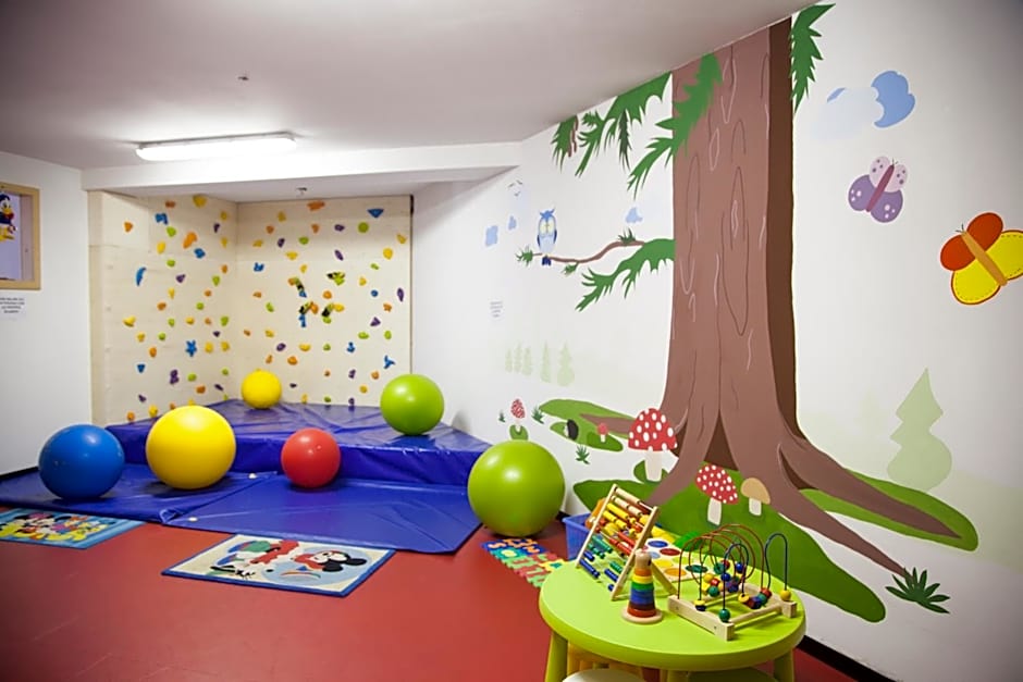 Alpine Touring Hotel-petfriendly