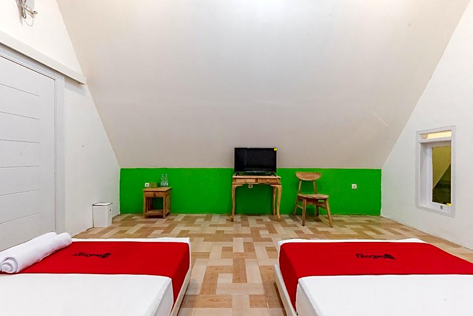 RedDoorz Syariah Plus near Sukabumi Station