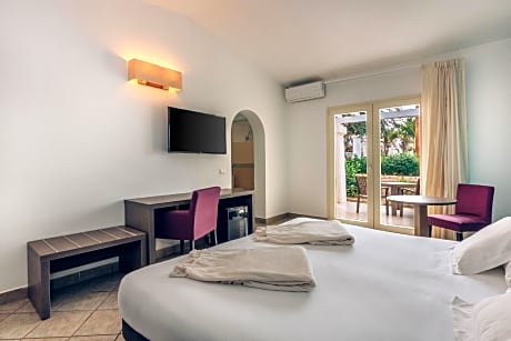 Classic Double Room with Extra Bed