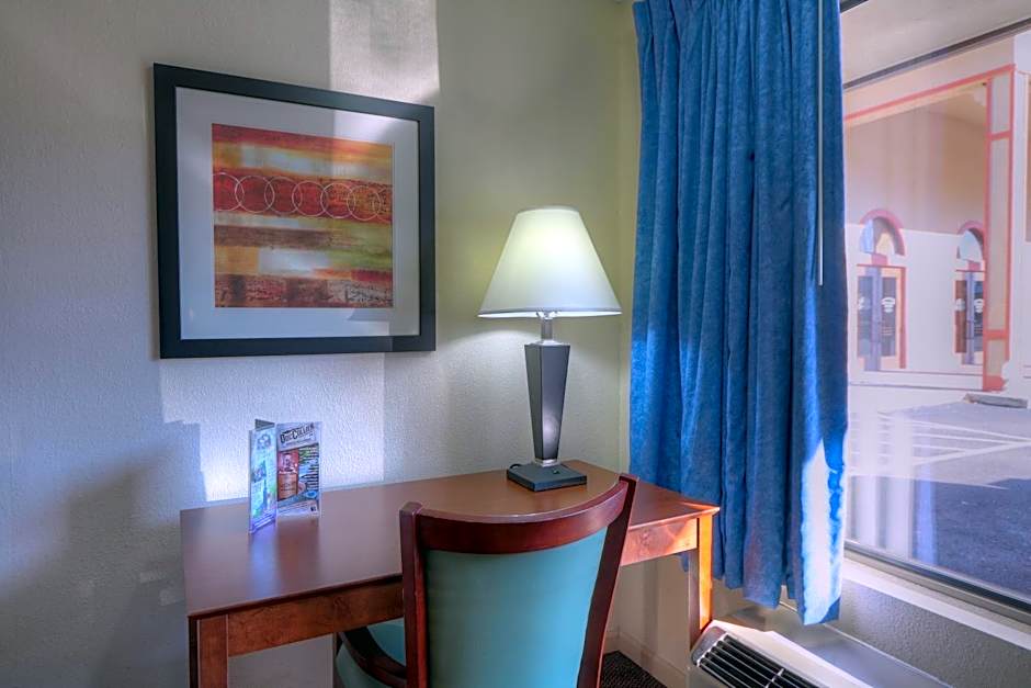 Days Inn By Wyndham Pigeon Forge South