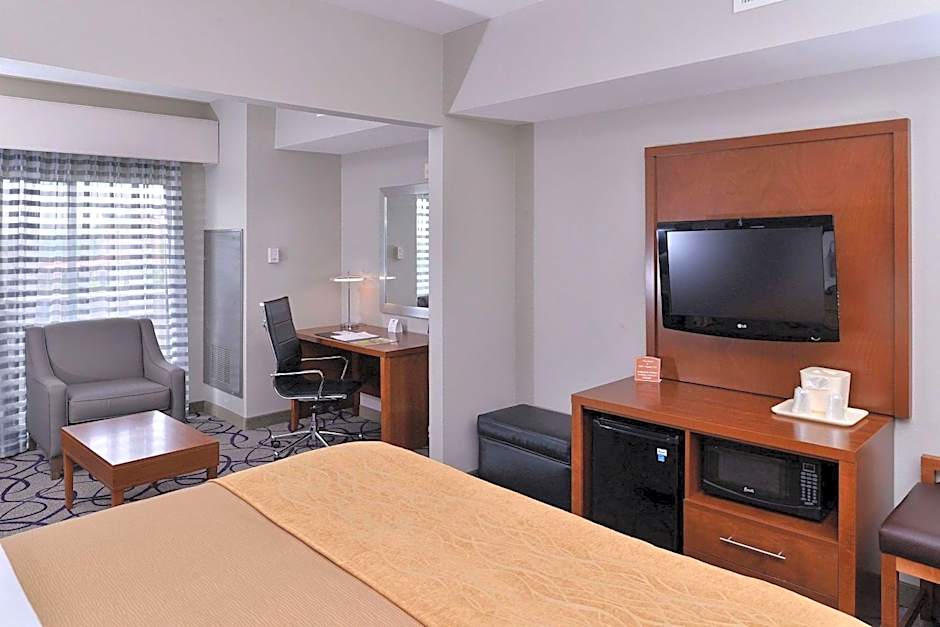 Comfort Inn & Suites Frisco - Plano